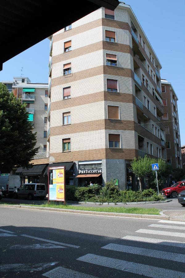 L'Appartamento Della Stazione Di Саронно Экстерьер фото