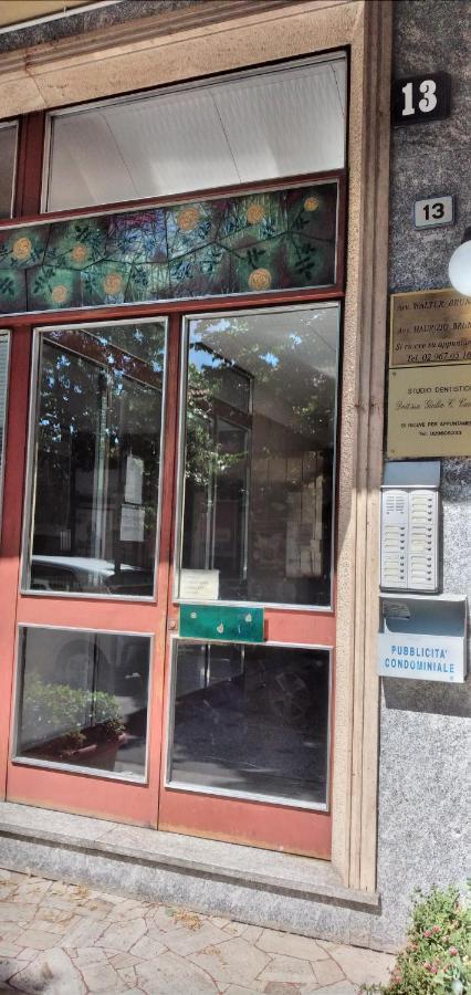 L'Appartamento Della Stazione Di Саронно Экстерьер фото